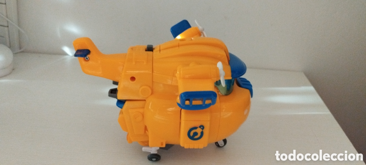 Figuras de goma y PVC: Superwings amarillo convertible en avi&oacute;n - Foto 2