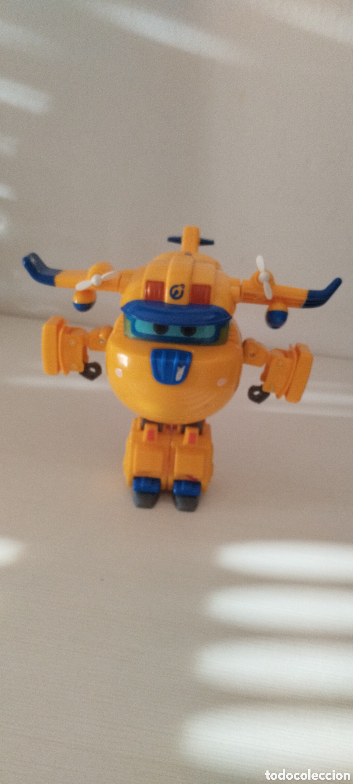 Figuras de goma y PVC: Superwings amarillo convertible en avi&oacute;n - Foto 3