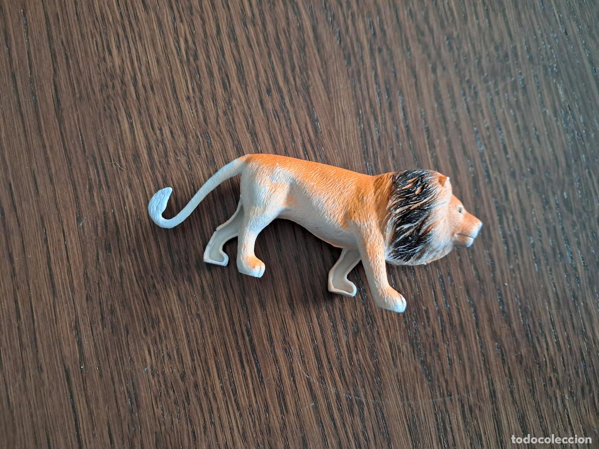 Figuras de goma y PVC: figura de pl&aacute;stico de le&oacute;n. - Foto 2