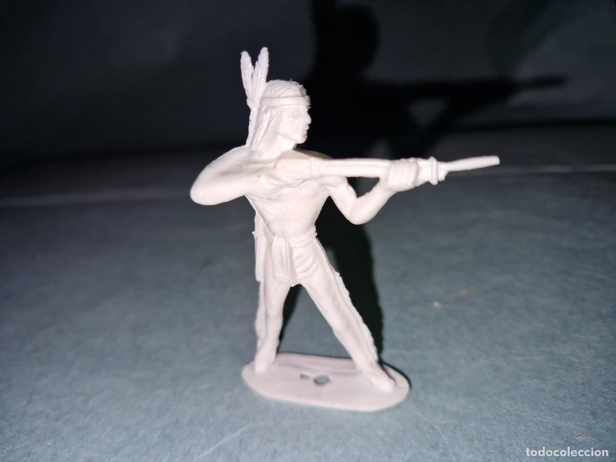 Figuras de goma y PVC: INDIO DISPARANDO DE COMANSI - Foto 1