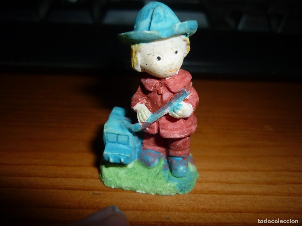 Figurines en Caoutchouc et PVC: Figura de cer&aacute;mica - f&egrave;ve - 4 cm