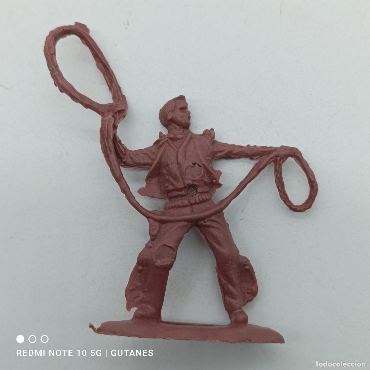Figuras de goma y PVC: FIGURA VAQUERO ROJO - Foto 1