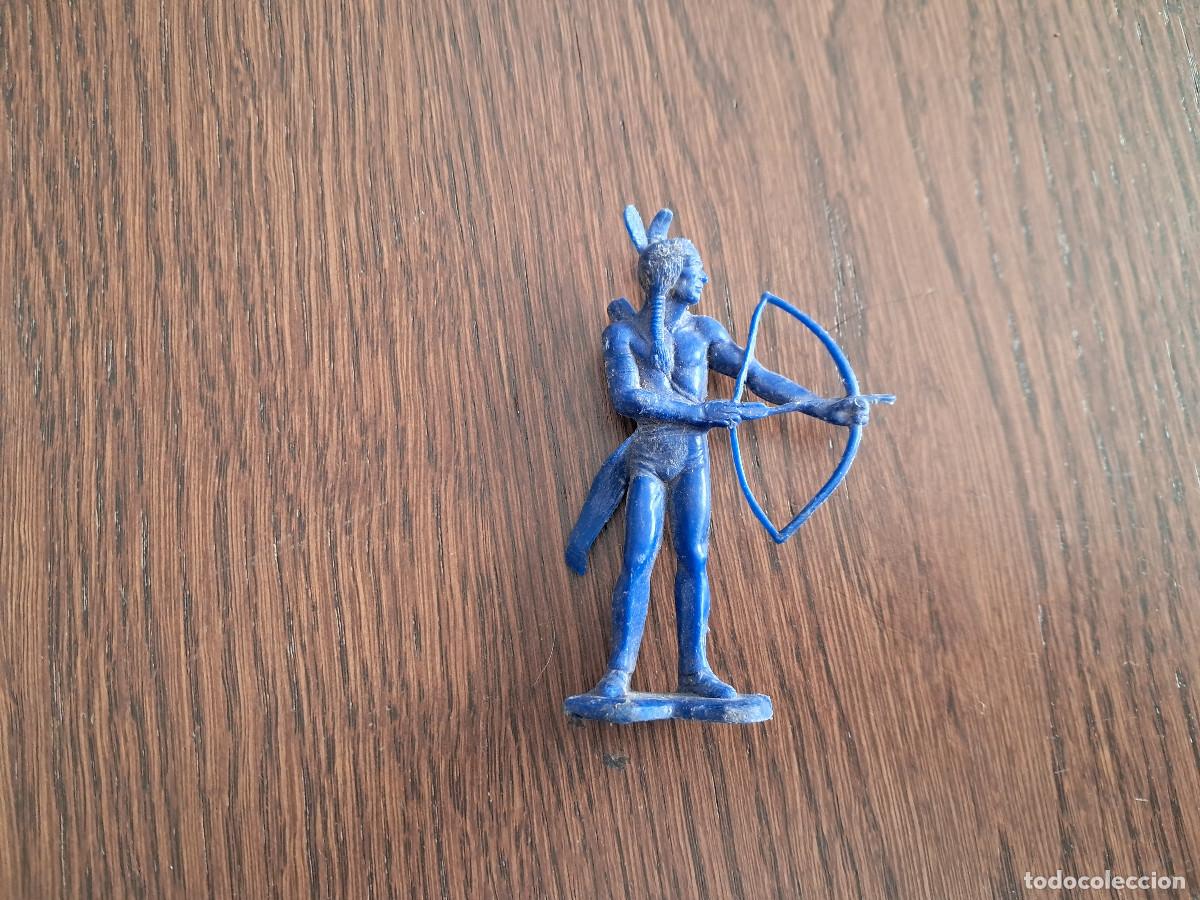 Figuras de goma y PVC: figura de pl&aacute;stico, del oeste, indio con arco y flecha. - Foto 1