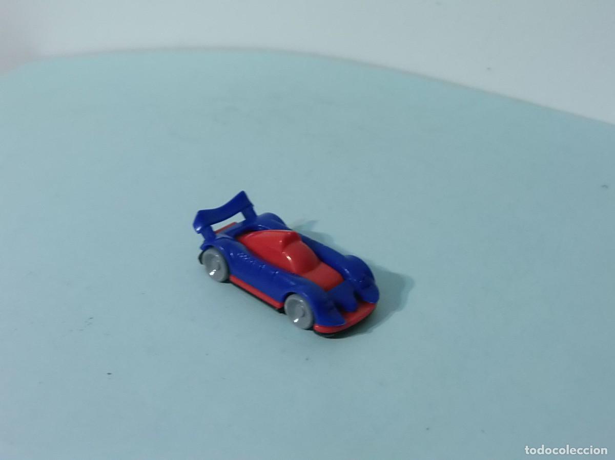 Figuras de goma Kinder: KINDER 2017 - COCHE DE CARRERAS. - Foto 1
