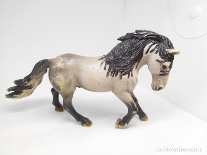 Rubber and PVC Figures: M69 Figura pvc caballo Schleich a&ntilde;o 05