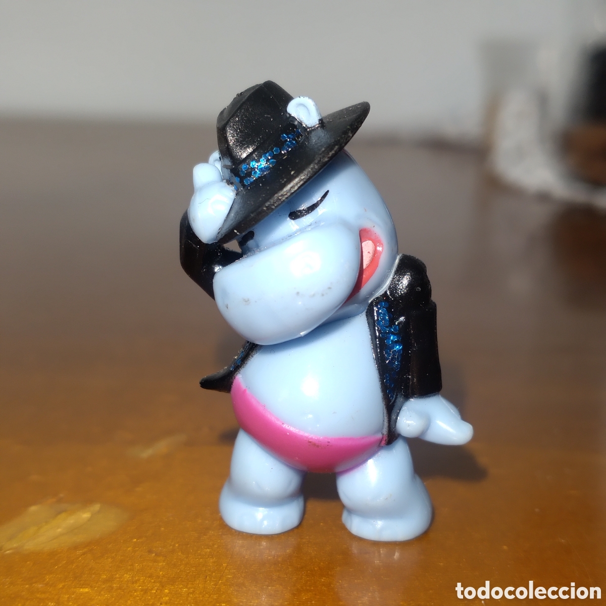 Figuras de goma Kinder: Hipop&oacute;tamo kinder Michael Jackson - Foto 1