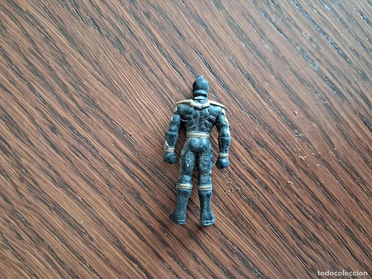 Figuras de goma y PVC: figura de pl&aacute;stico, super heroe, TM & BVS - Foto 2