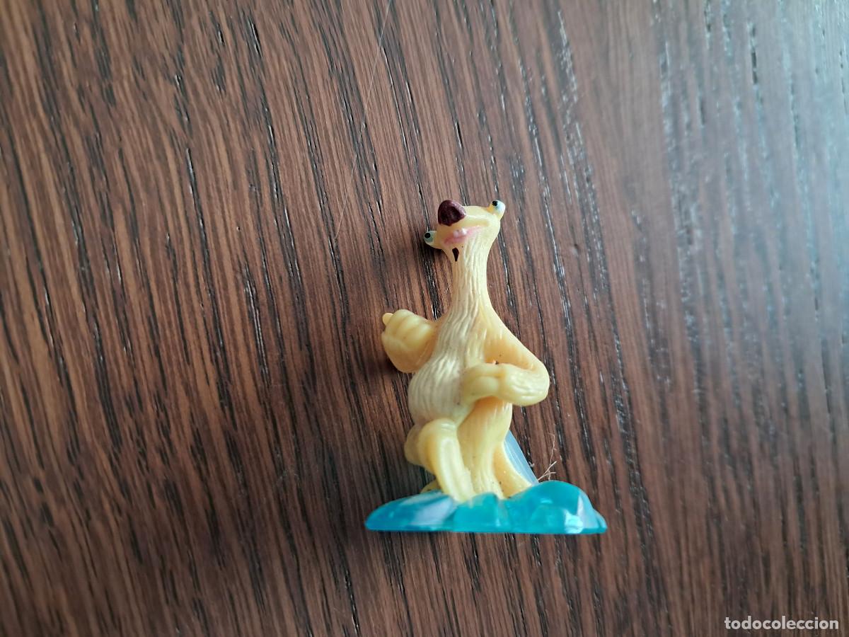 Figuras de goma Kinder: figura de pl&aacute;stico, Ice age, Sid. kinder. - Foto 1