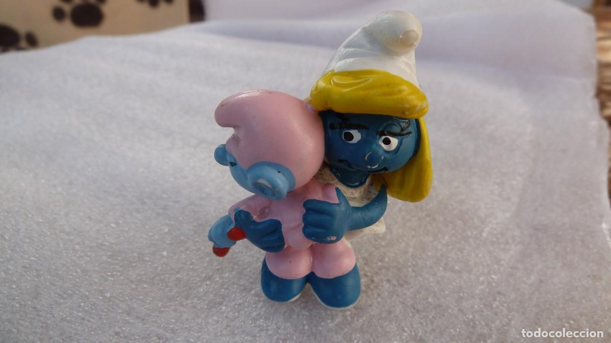Figuras de goma y PVC: Pitufina con beb&eacute;. Schleich 1983 - Foto 2