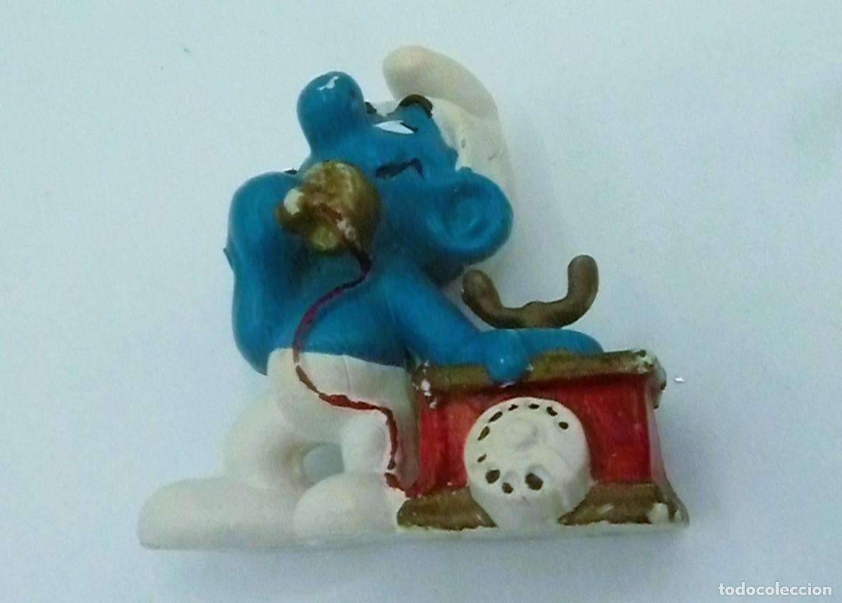 Figuras de goma y PVC: Pitufo con tel&eacute;fono. Schleich 1980 - Foto 4