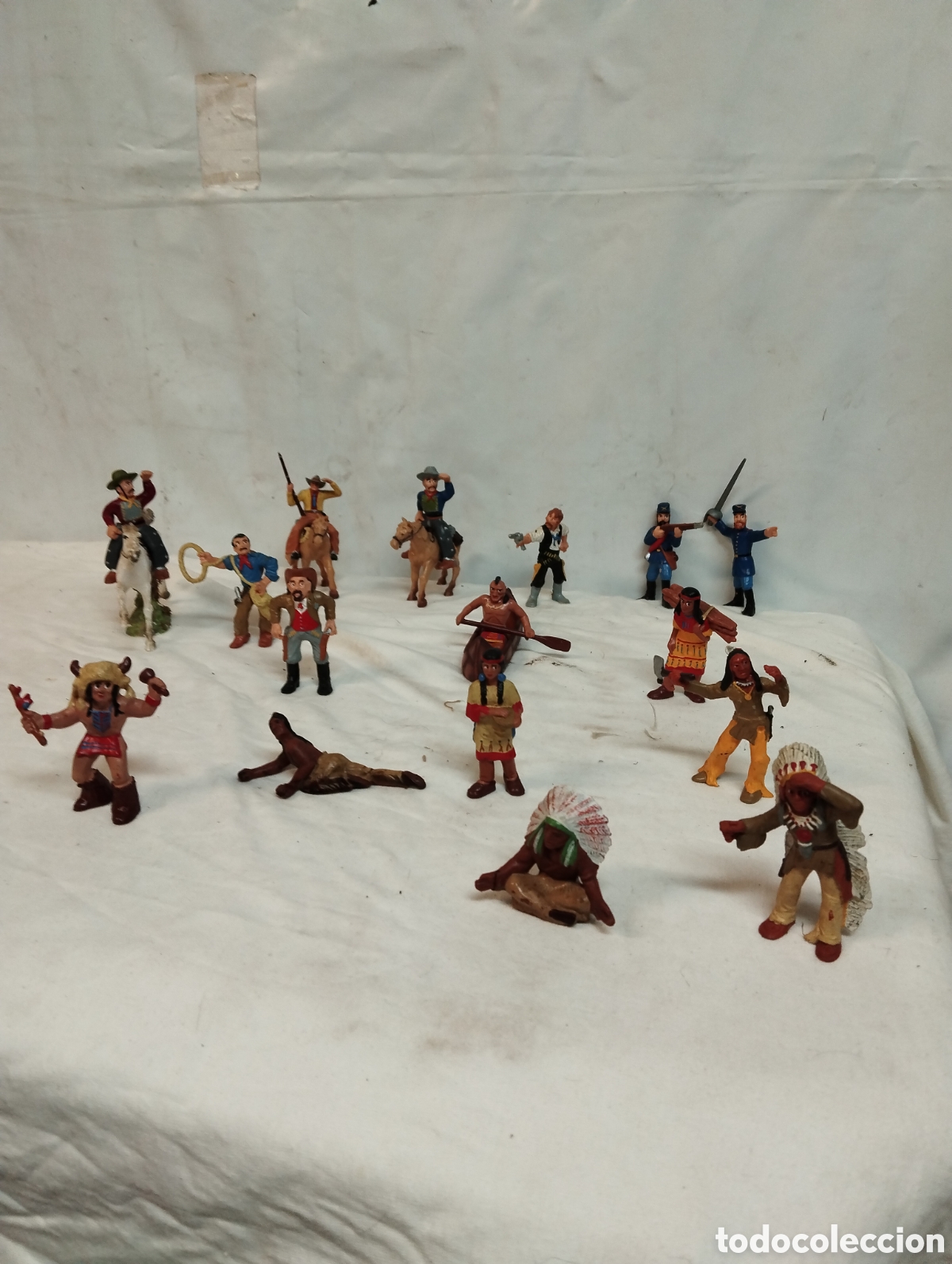Figuras de goma y PVC: Lote mu&ntilde;ecos Bullyland - Foto 4
