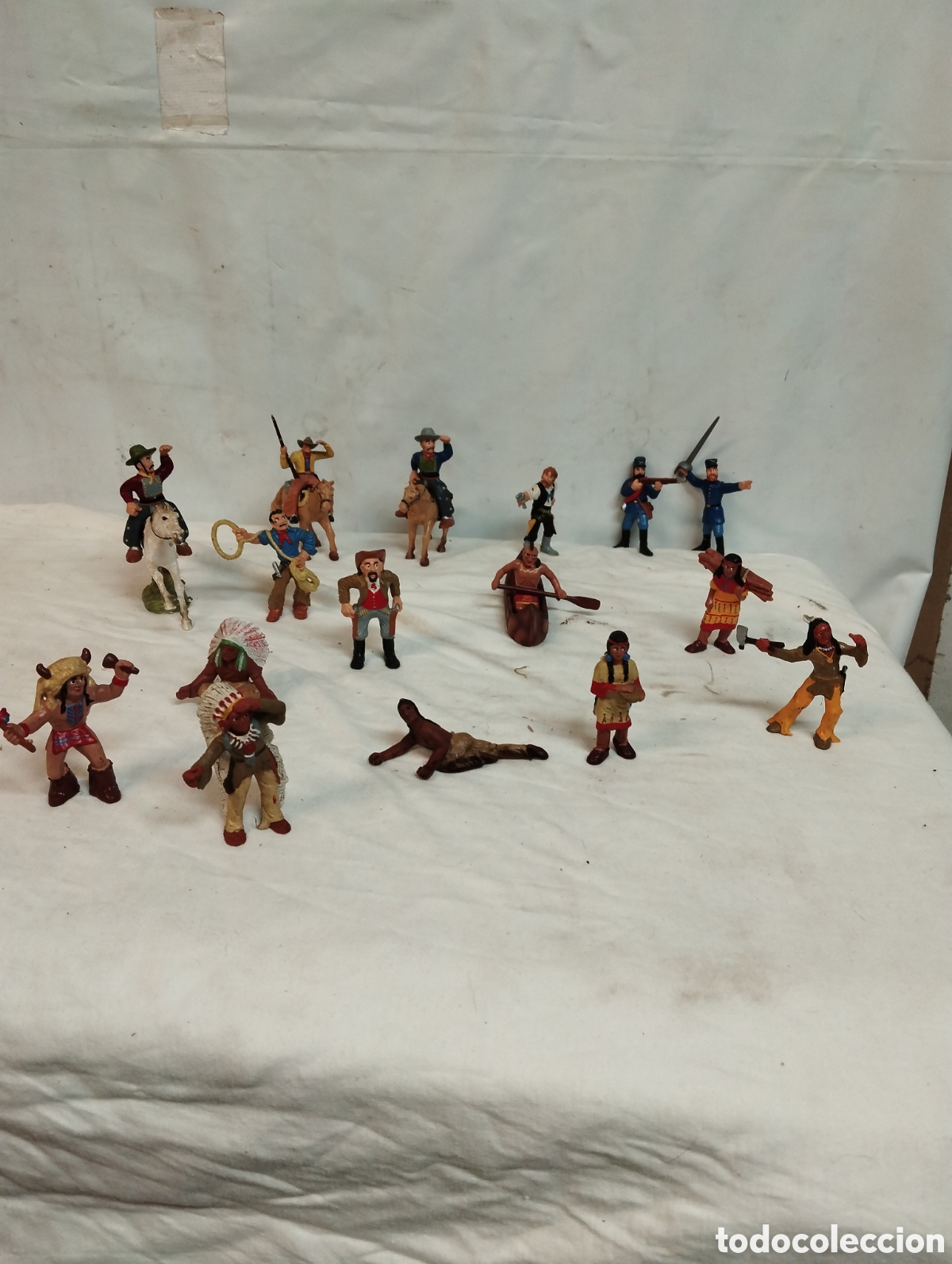 Figuras de goma y PVC: Lote mu&ntilde;ecos Bullyland - Foto 1