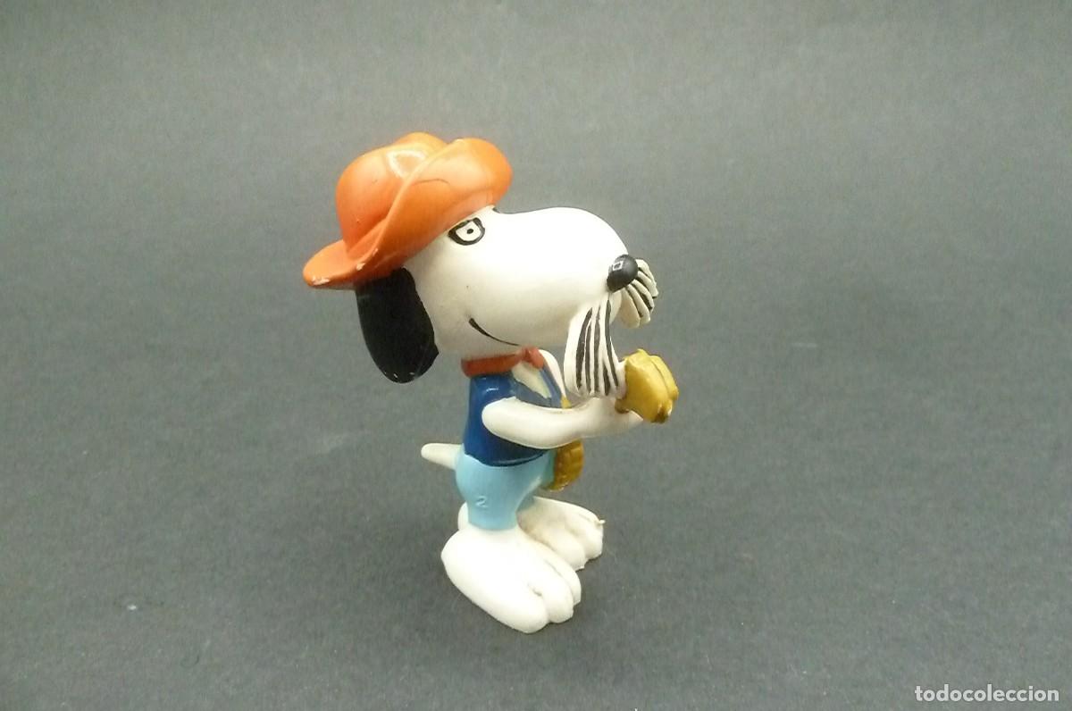 Figuras de goma y PVC: Snoopy tocando guitarra. - Foto 3