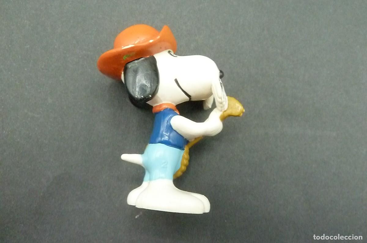 Figuras de goma y PVC: Snoopy tocando guitarra. - Foto 9