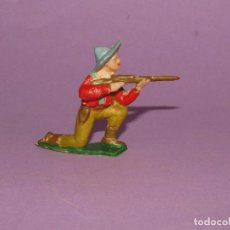 Figuras de Goma y PVC: ANTIGUO VAQUERO COWBOY EN GOMA PINTADA A MANO DE ALCA-CAPELL - AÑO 1950S.
