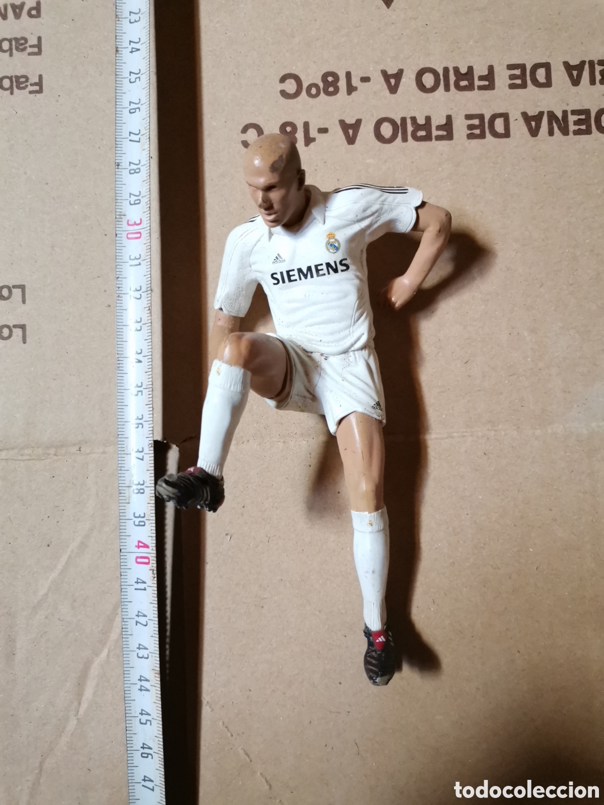 Figuras de Goma y PVC: Figura zidane real madrid 2005