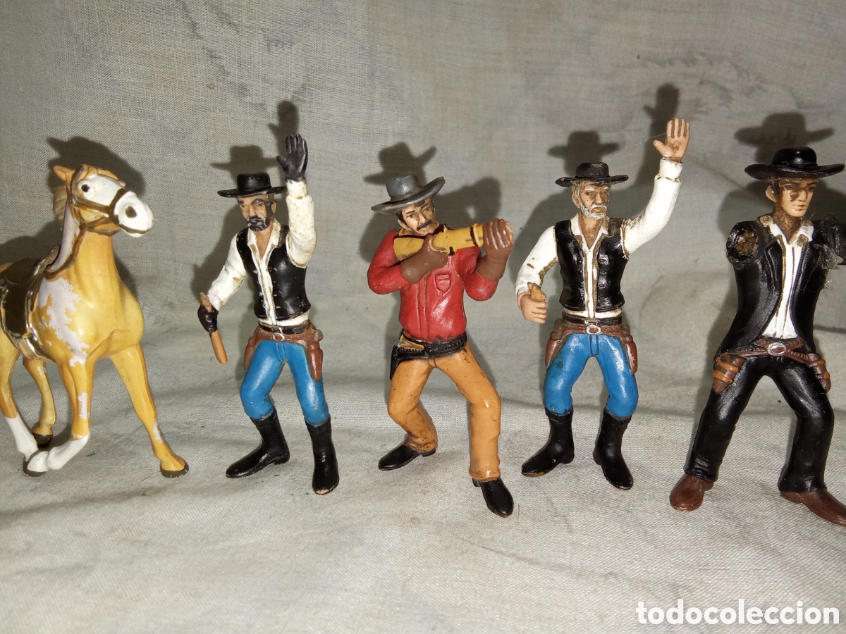 Figuras de goma y PVC: LOTE VAQUEROS Y CABALLO DE COMANSI - Foto 1