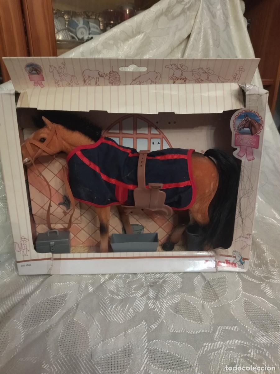 Figuras de goma y PVC: Caballo simba con accesorios. - Foto 2