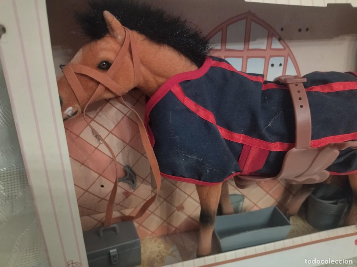 Figuras de goma y PVC: Caballo simba con accesorios. - Foto 3
