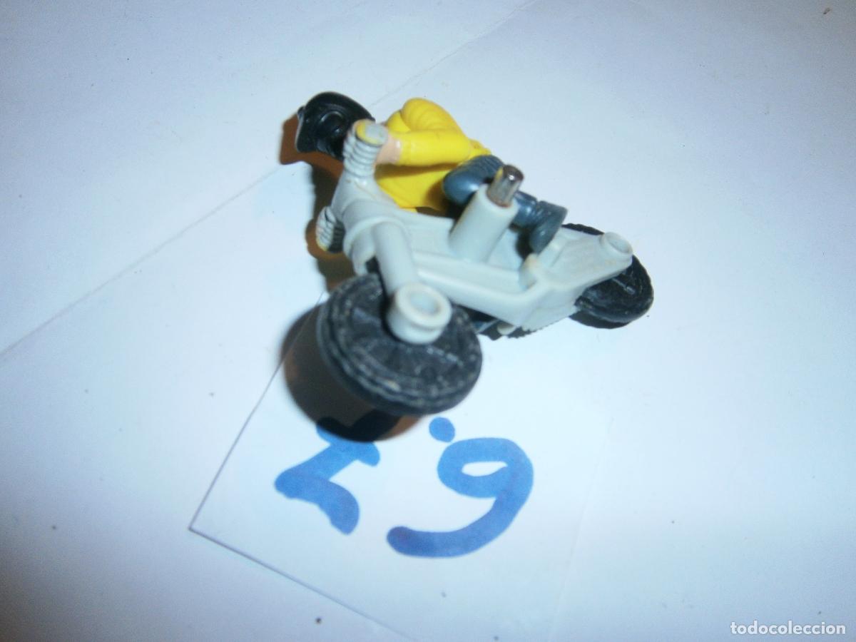 Figuras de goma y PVC: MOTORISTA - Foto 2