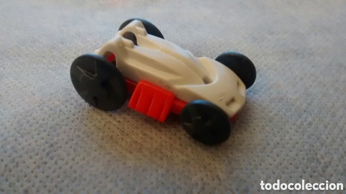 Gummi- und PVC-Figuren: COCHE KINDER SORPRESA SD 202