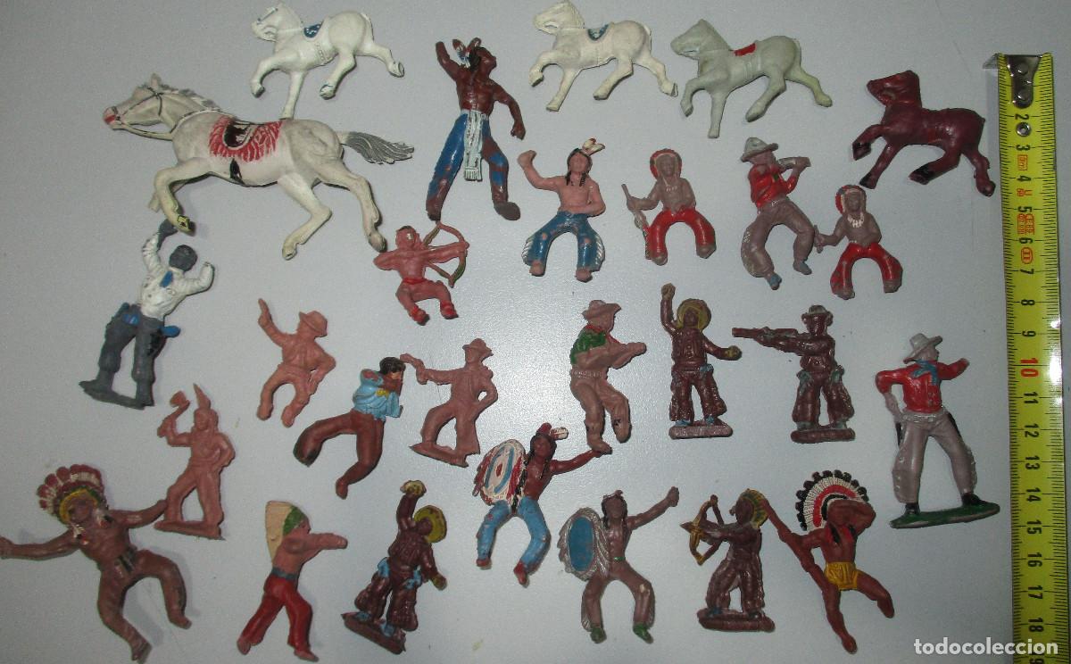 Figuras de goma y PVC: Lote de indios y vaqueros goma, 40 mm, de LAFREDO - Foto 1