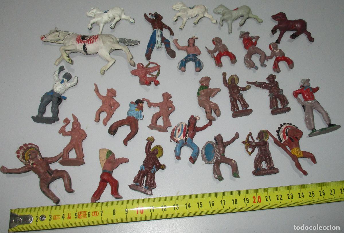 Figuras de goma y PVC: Lote de indios y vaqueros goma, 40 mm, de LAFREDO - Foto 2