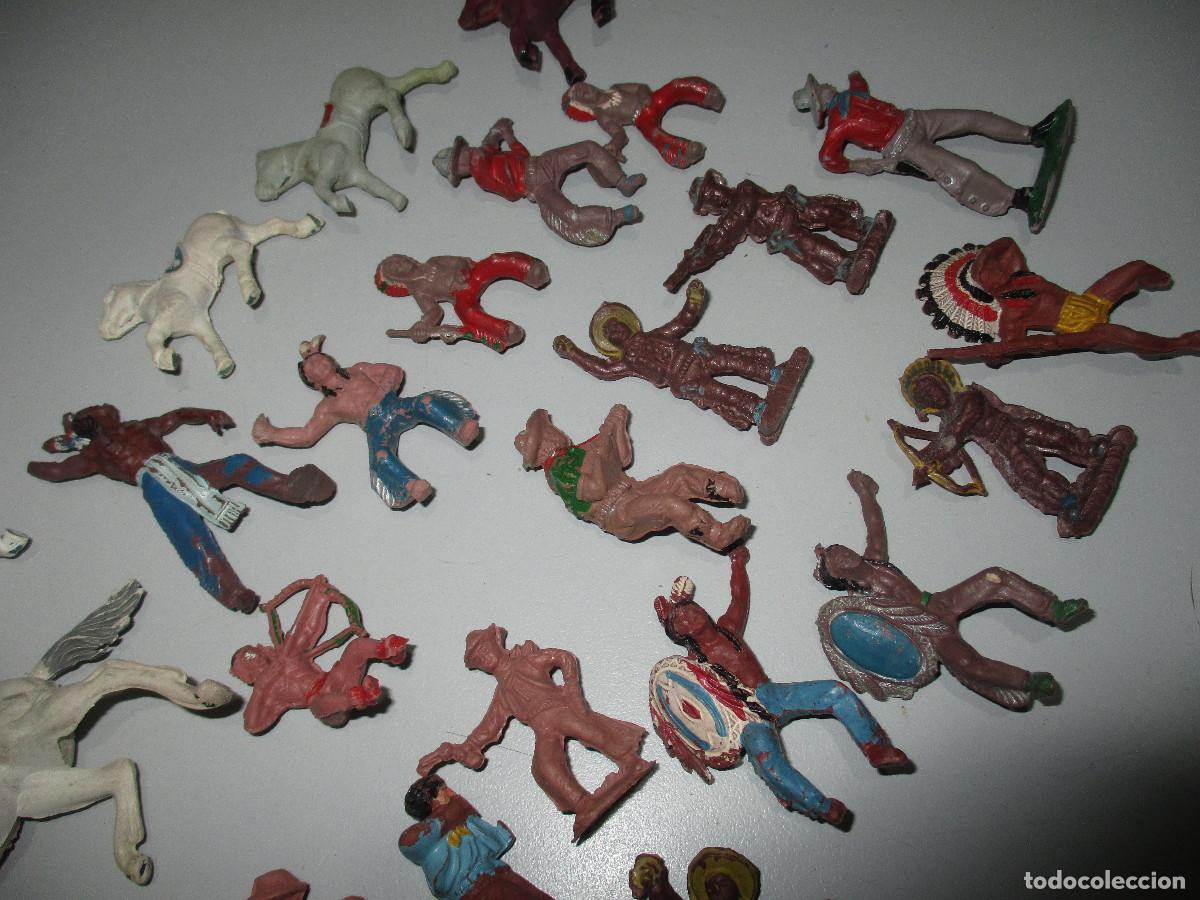 Figuras de goma y PVC: Lote de indios y vaqueros goma, 40 mm, de LAFREDO - Foto 4