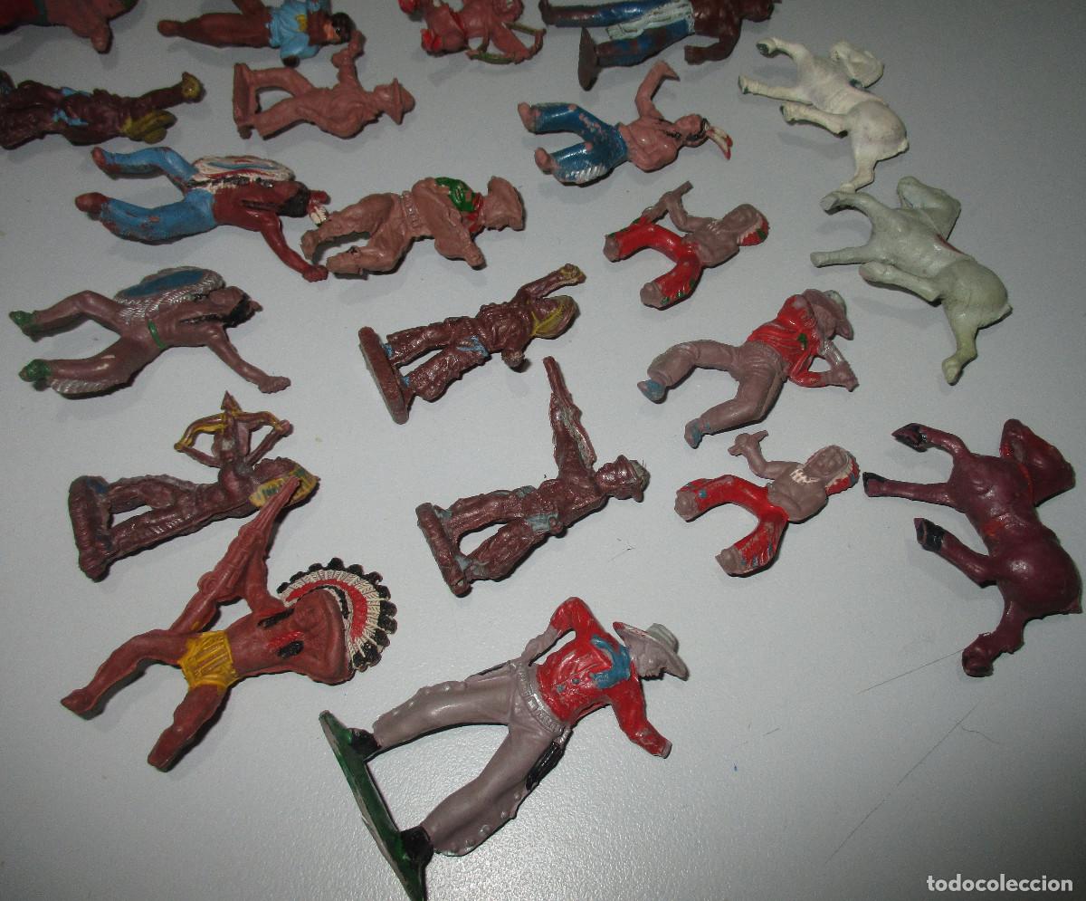 Figuras de goma y PVC: Lote de indios y vaqueros goma, 40 mm, de LAFREDO - Foto 5