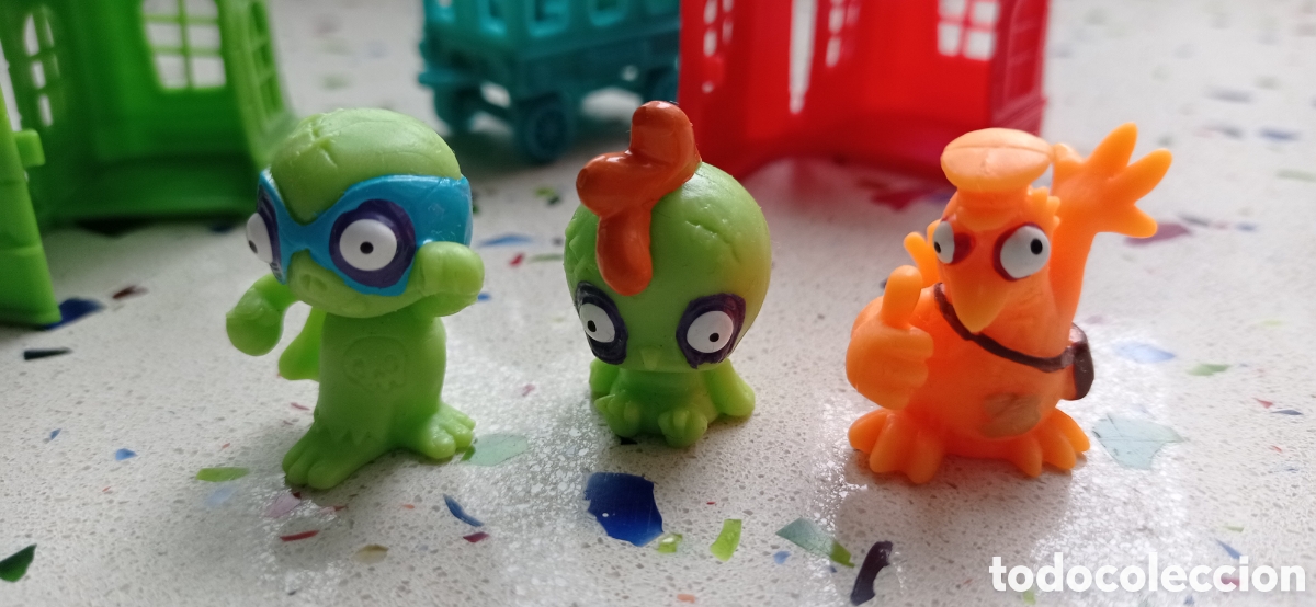 Figuras de goma y PVC: Lote zomlings - Foto 2