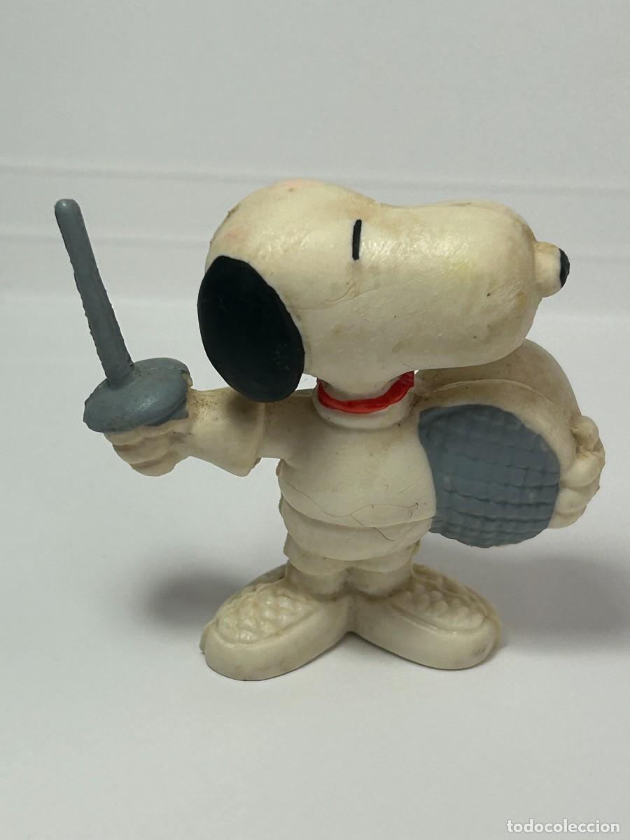 Figuras de goma y PVC: FIGURA SNOOPY ESGRIMA - Foto 1