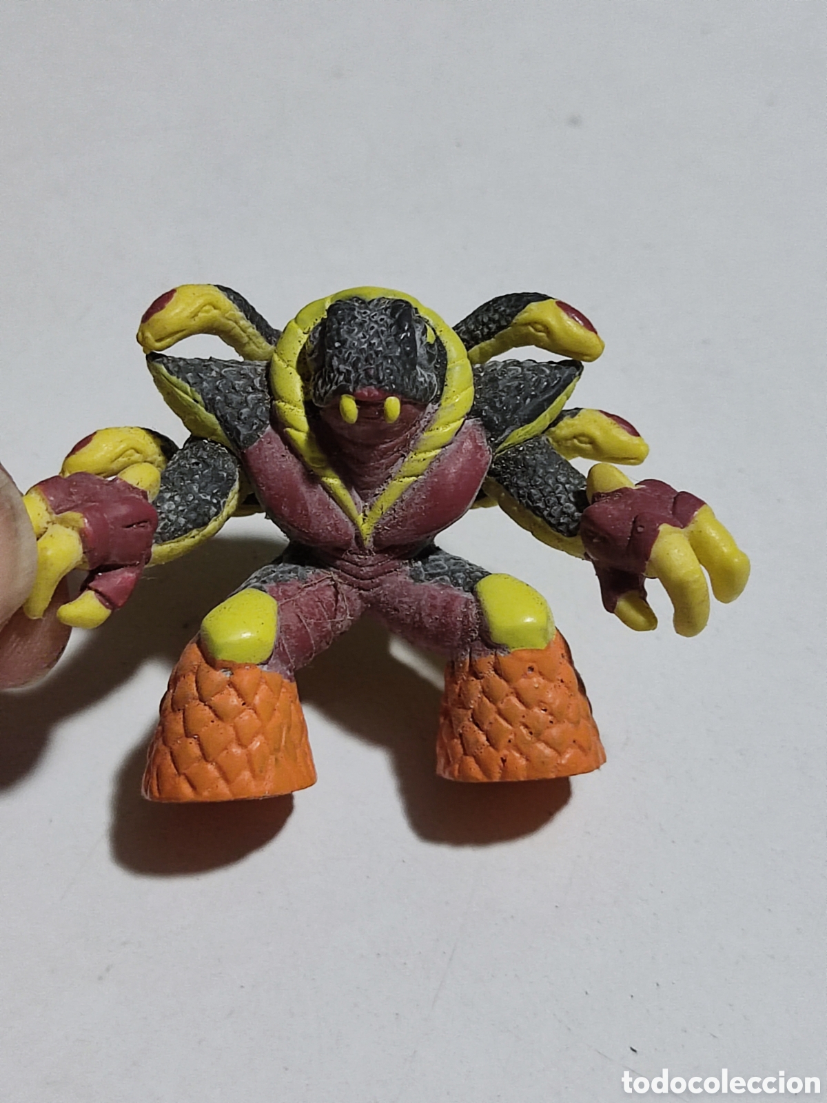 Figuras de goma y PVC: Figura Gormiti con enchufe - Foto 1
