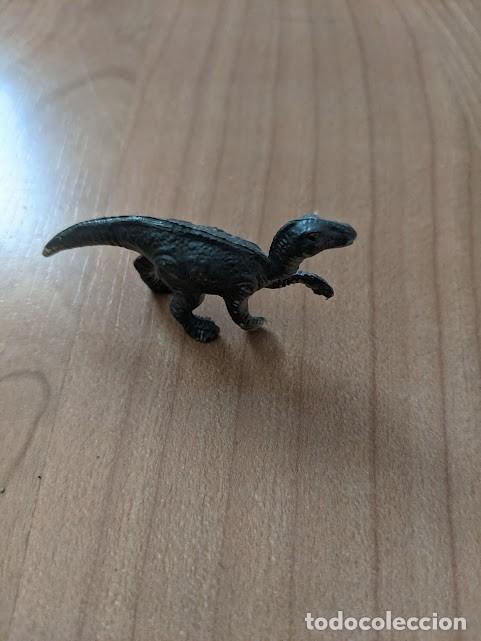 Figuras de goma y PVC: FIGURITA DINOSAURIO - Foto 1