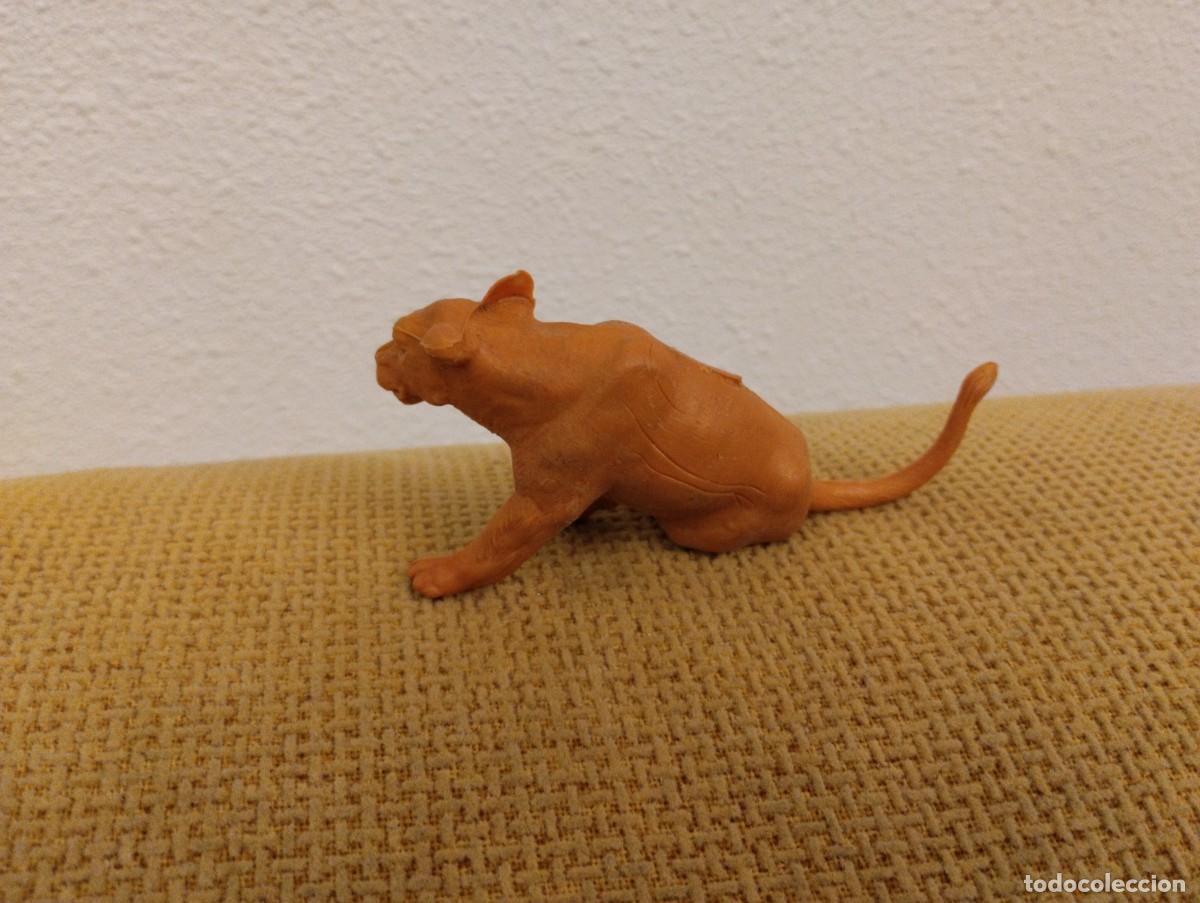 Figuras de goma y PVC: Leona antigua Reamsa - Foto 2