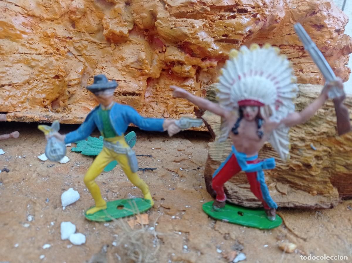 Figuras de goma y PVC: Vaquero y indio de comansi - Foto 1