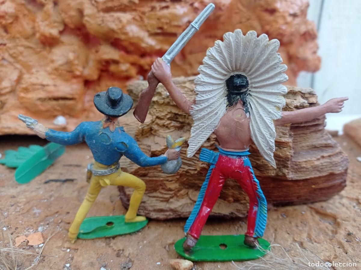 Figuras de goma y PVC: Vaquero y indio de comansi - Foto 2