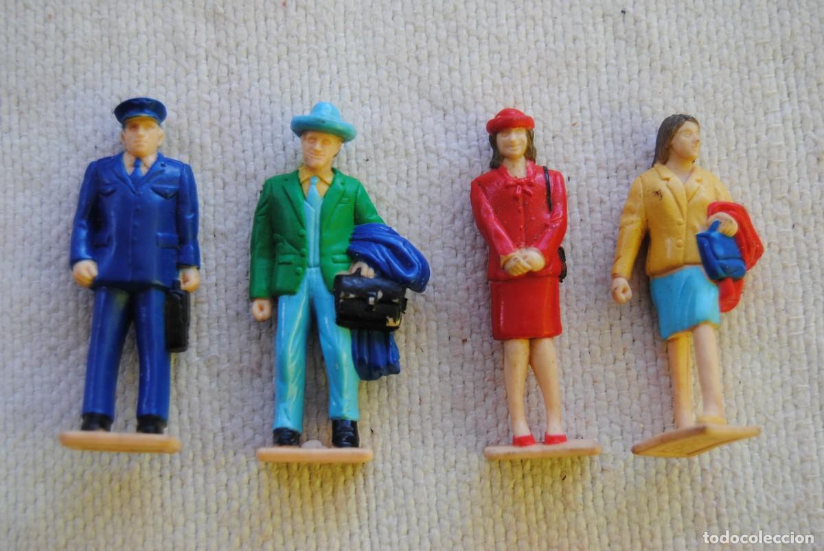 Gummi- und PVC-Figuren: M. lote 4 figuras viajeros aeropuerto 5cm.