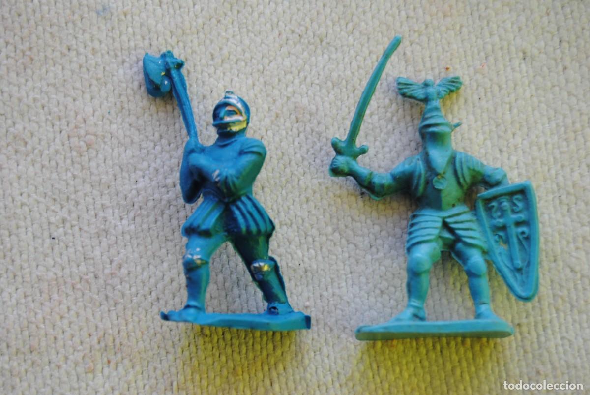 Gummi- und PVC-Figuren: N. Lote dos guerreros medievales