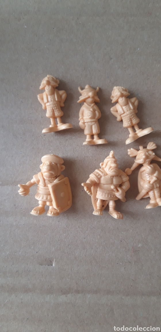 Figuras de goma y PVC: Figuras Dunkin lote - Foto 2