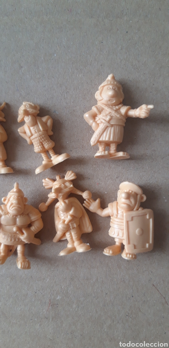 Figuras de goma y PVC: Figuras Dunkin lote - Foto 3