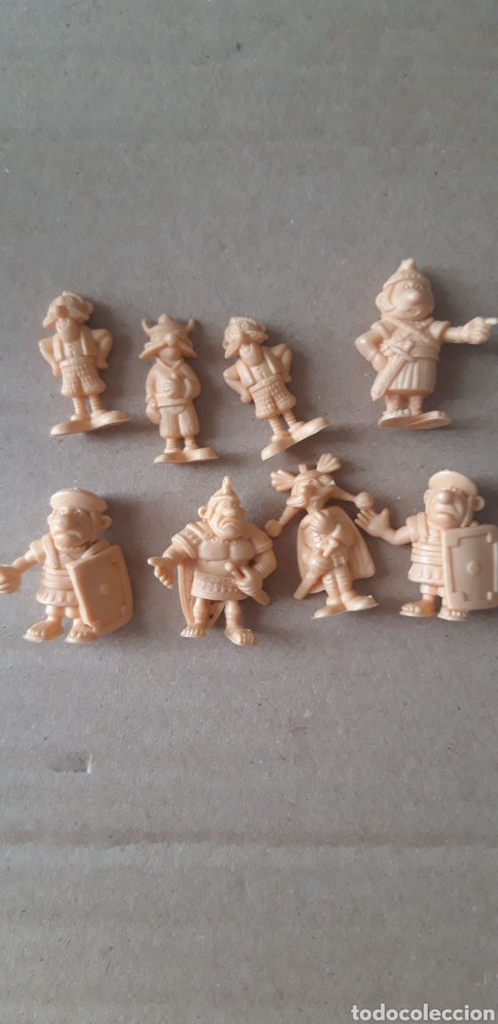 Figuras de goma y PVC: Figuras Dunkin lote - Foto 1
