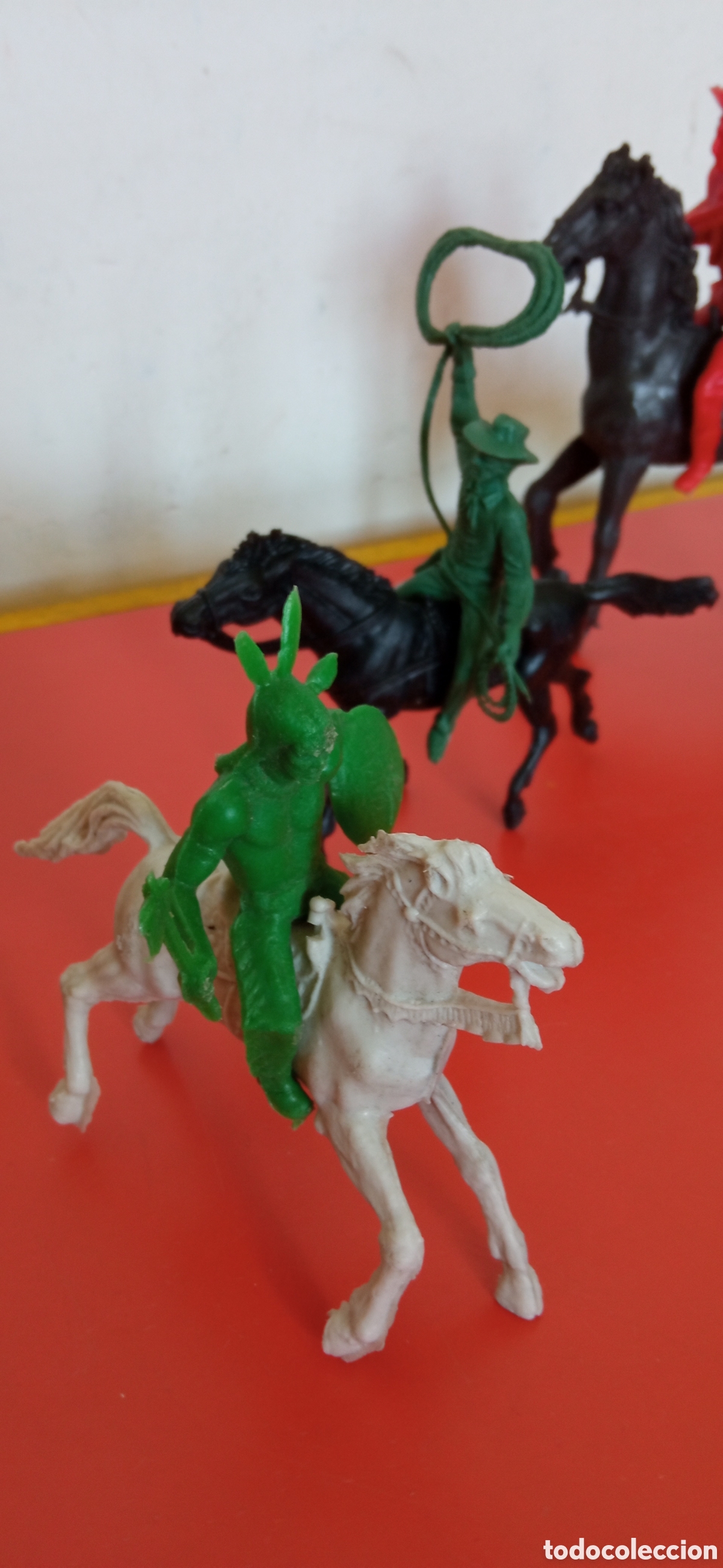 Figuras de goma y PVC: LOTE DE INDIOS,VAQUEROS Y CABALLOS OESTE.COMANSI Y REIGON 70&rdquo;S.SIN USO. - Foto 3