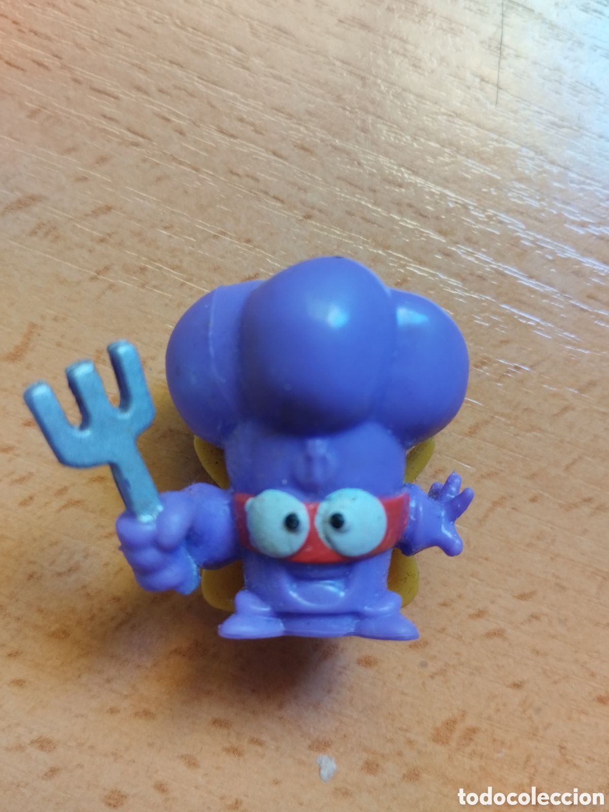 Figuras de goma y PVC: Superthings serie 4 N&uacute;m 269 Morado - Foto 1