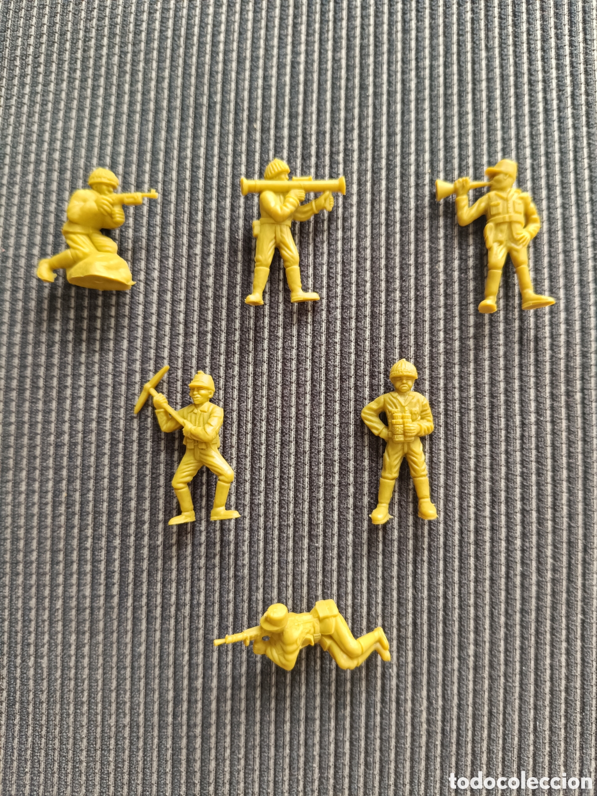 Figuras de goma y PVC: Dunkin soldados - Foto 1