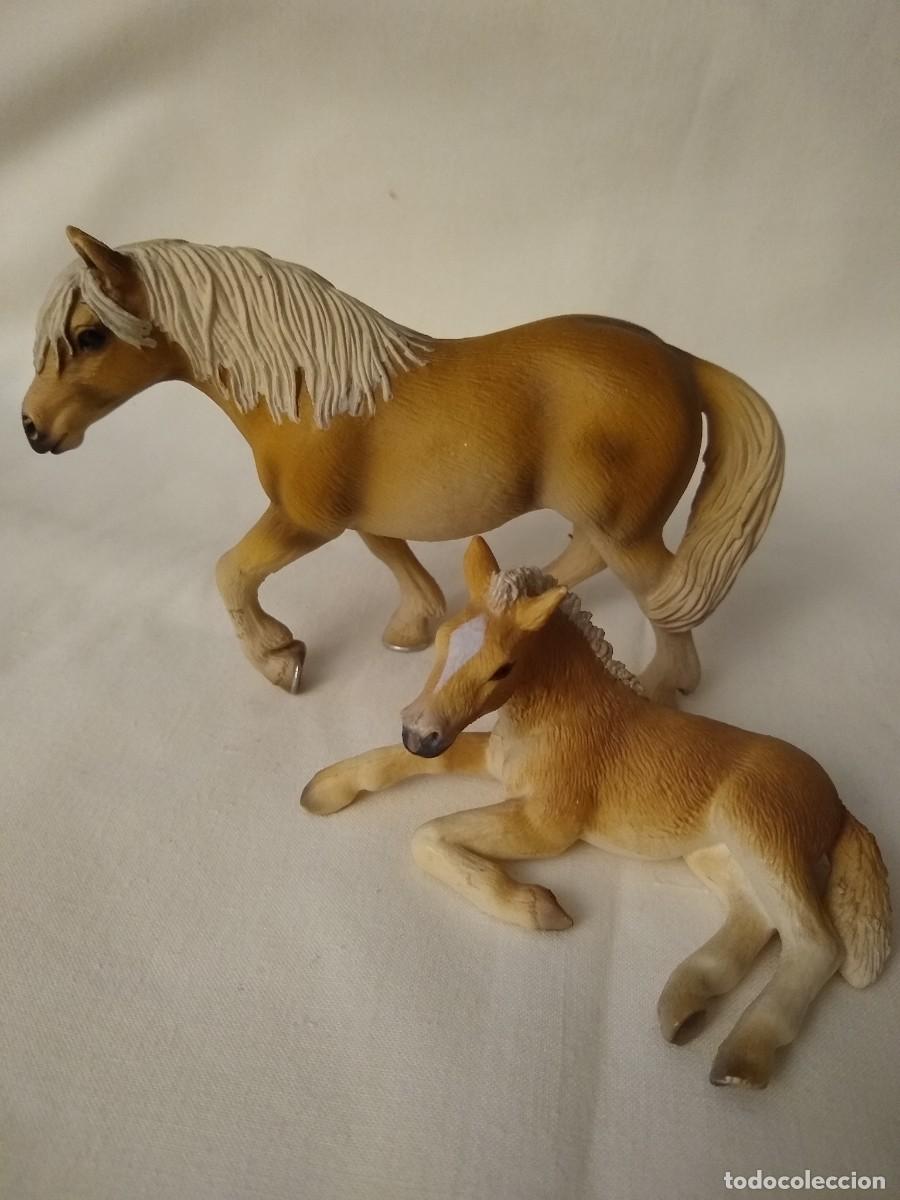 Figuras de goma y PVC: Caballo y potro. Marca Schleich - Foto 1