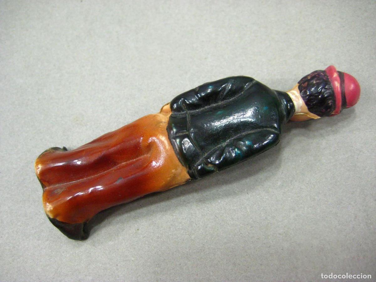 Figuras de goma y PVC: Figura de Charlot en celuloide. - Foto 6