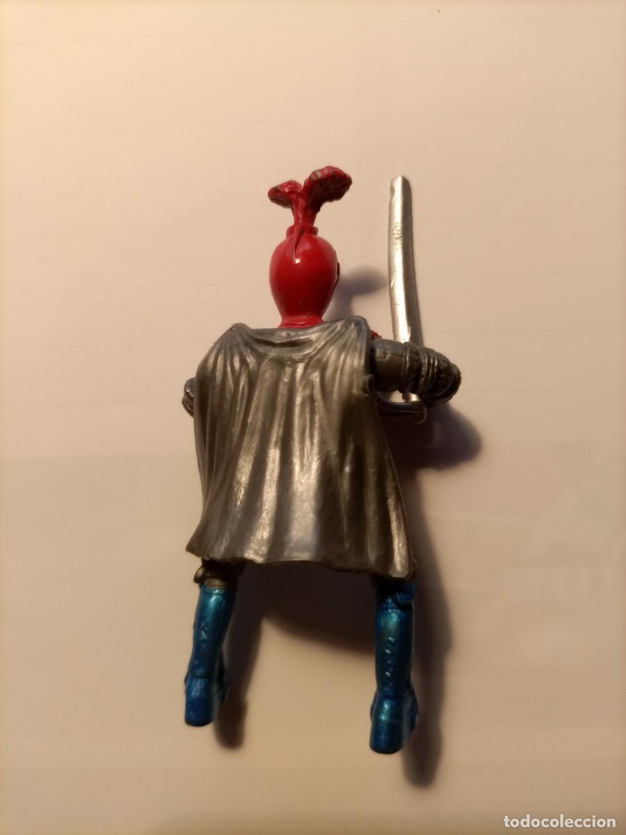Figuras de goma y PVC: Mu&ntilde;eco guerrero con capa y espada caballero - Foto 2