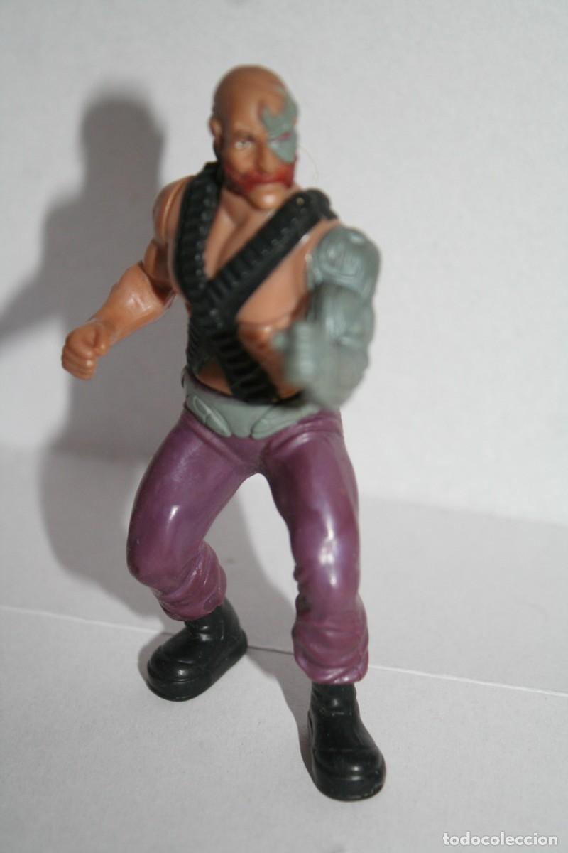 Figuras de Goma y PVC: mu&ntilde;eco burger action man 2003 hasbro
