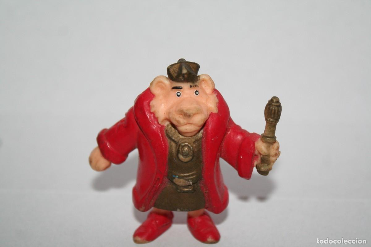 Figuras de goma y PVC: mu&ntilde;eco figura sylvan danone - Foto 1