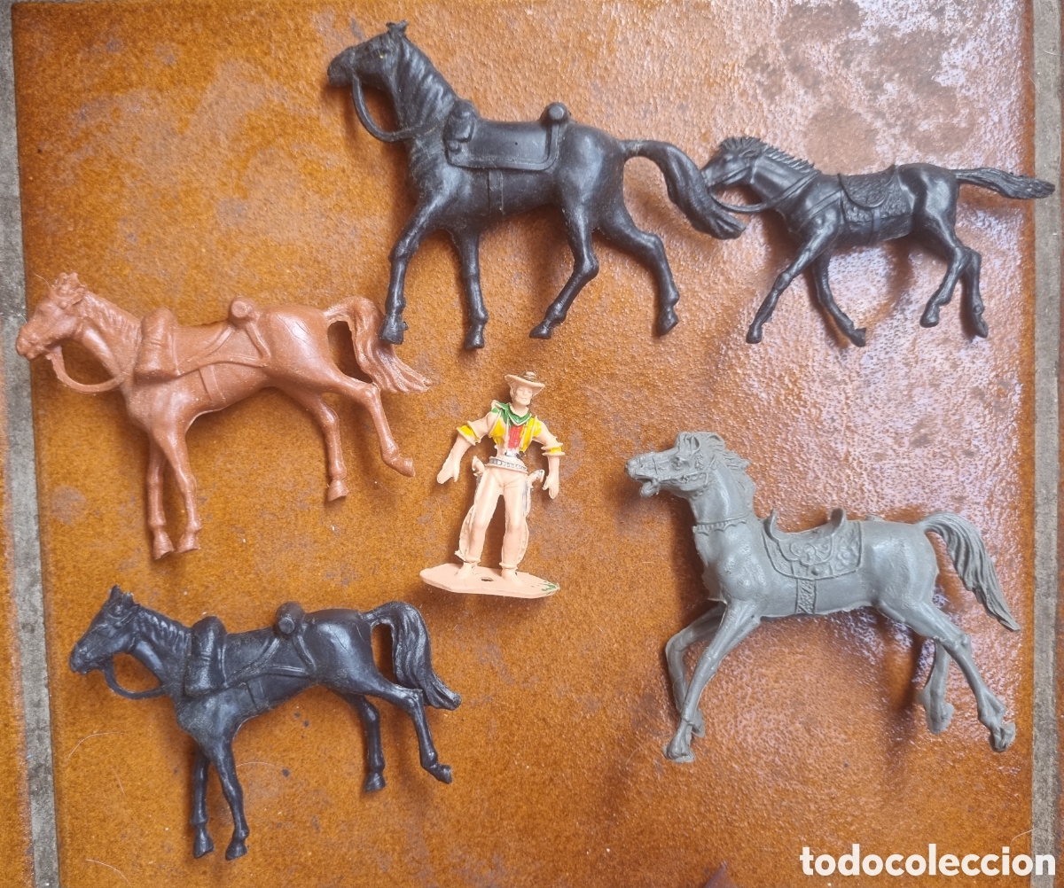 Figuras de goma y PVC: Figuras indios vaqueros y caballos tipo comansi pipero teixido - Foto 1